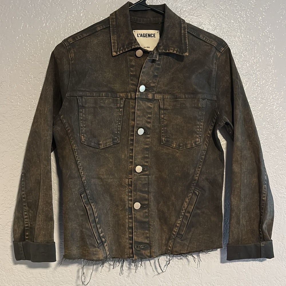 L'AGENCE Janelle Raw Cut Slim Denim Jacket
L'AGENCE - Picture 3 of 7